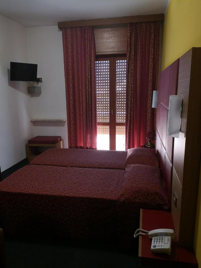 Hotel Alpi Malcesine Phòng bức ảnh