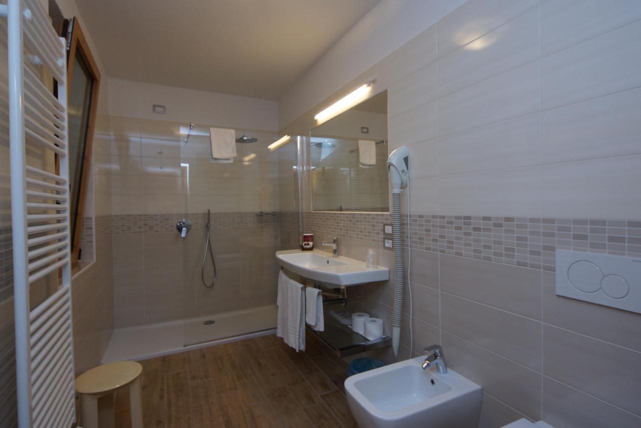 Hotel Alpi Malcesine Ngoại thất bức ảnh