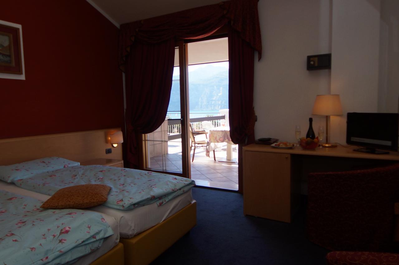 Hotel Alpi Malcesine Ngoại thất bức ảnh
